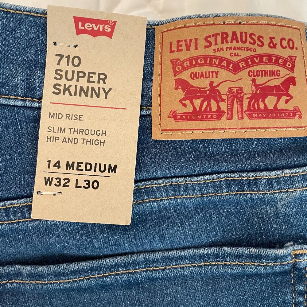 Levis jeans